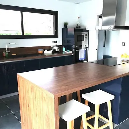 Superbe Au Calme Avec Piscine Feriehus